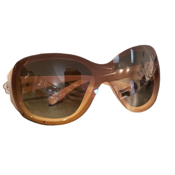 Chanel Sunglasses - Picture 4 of 5